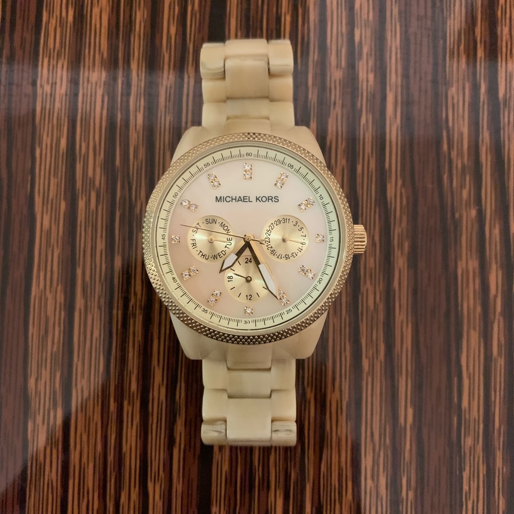 Michael Kors Watch (Pearl)